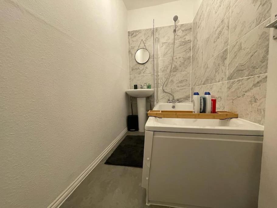Comfortable 2 Bedroom On Tower Bridge London Ngoại thất bức ảnh