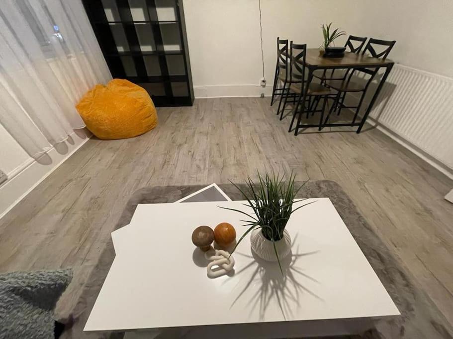 Comfortable 2 Bedroom On Tower Bridge London Ngoại thất bức ảnh