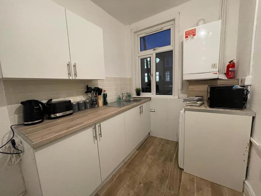 Comfortable 2 Bedroom On Tower Bridge London Ngoại thất bức ảnh