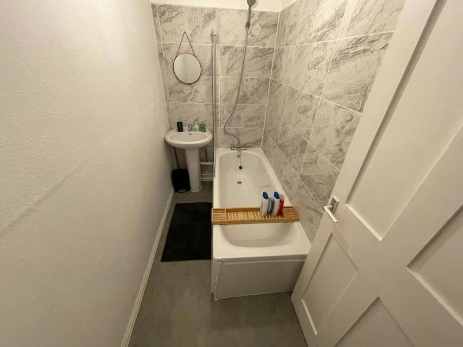 Comfortable 2 Bedroom On Tower Bridge London Ngoại thất bức ảnh