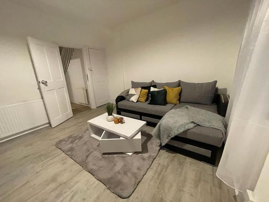 Comfortable 2 Bedroom On Tower Bridge London Ngoại thất bức ảnh
