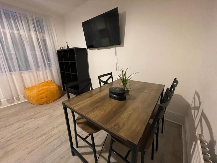 Comfortable 2 Bedroom On Tower Bridge London Ngoại thất bức ảnh