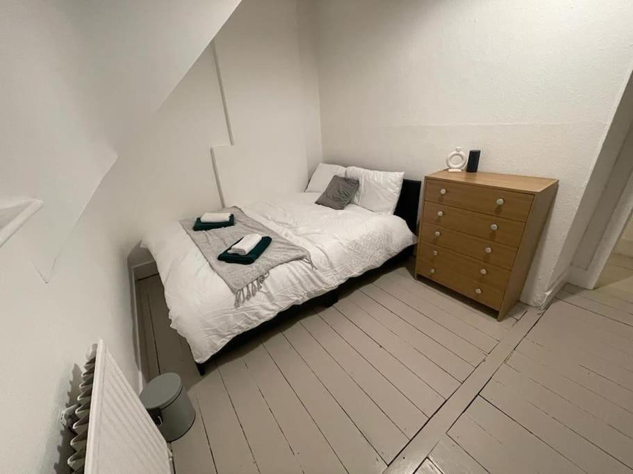 Comfortable 2 Bedroom On Tower Bridge London Ngoại thất bức ảnh