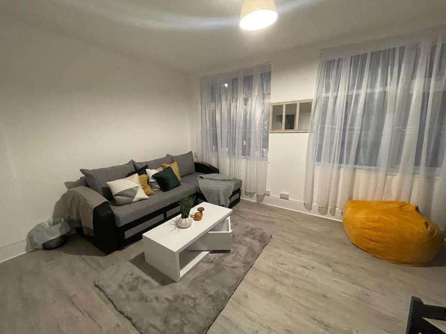 Comfortable 2 Bedroom On Tower Bridge London Ngoại thất bức ảnh